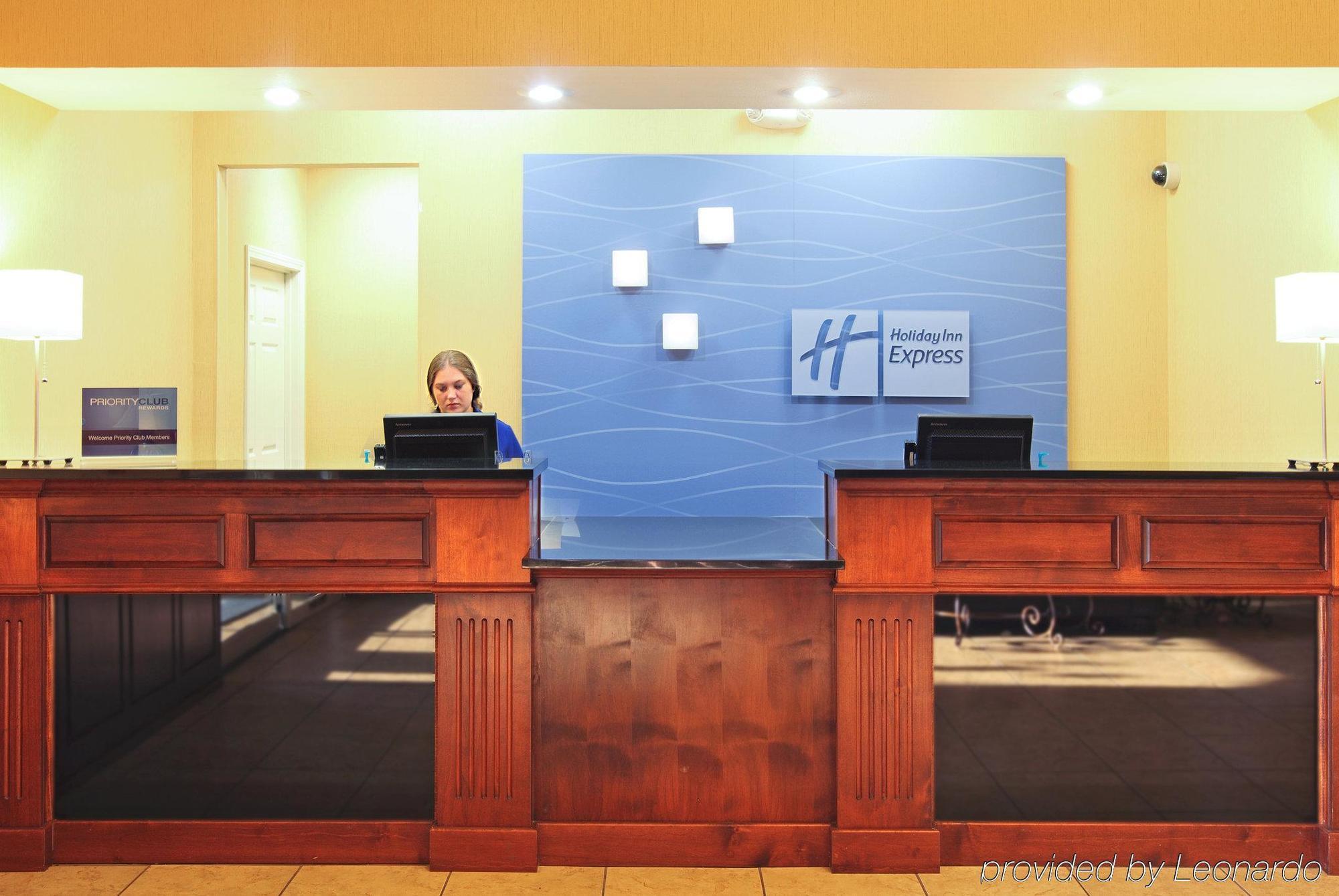 Holiday Inn Express Hotel & Suites Clarksville Ngoại thất bức ảnh