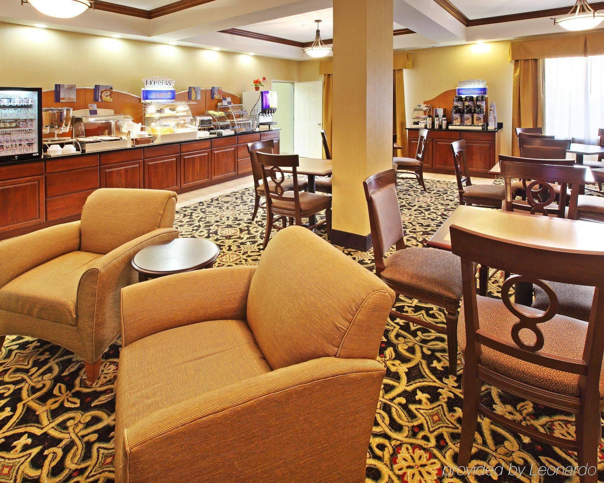Holiday Inn Express Hotel & Suites Clarksville Ngoại thất bức ảnh